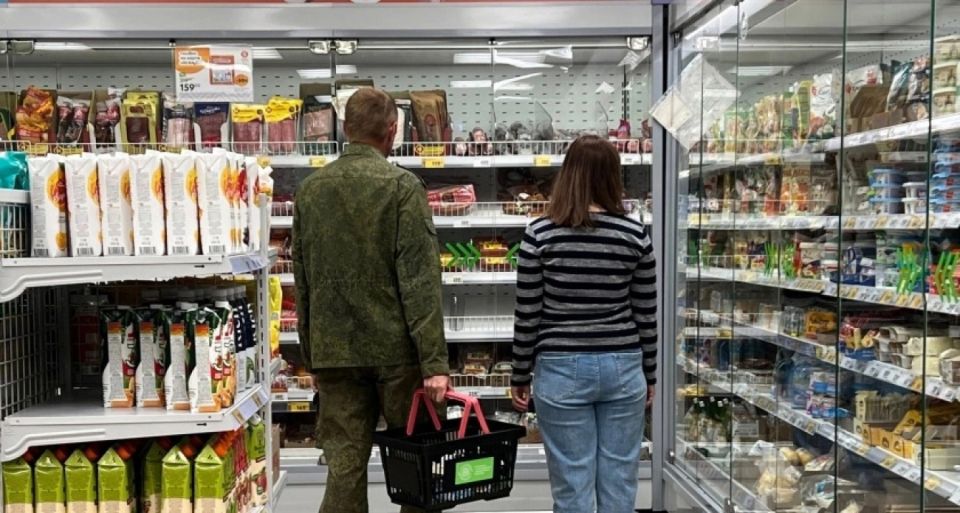 Труха в красивой банке: эксперты Росконтроля призывают — не берите этот кофе даже даром