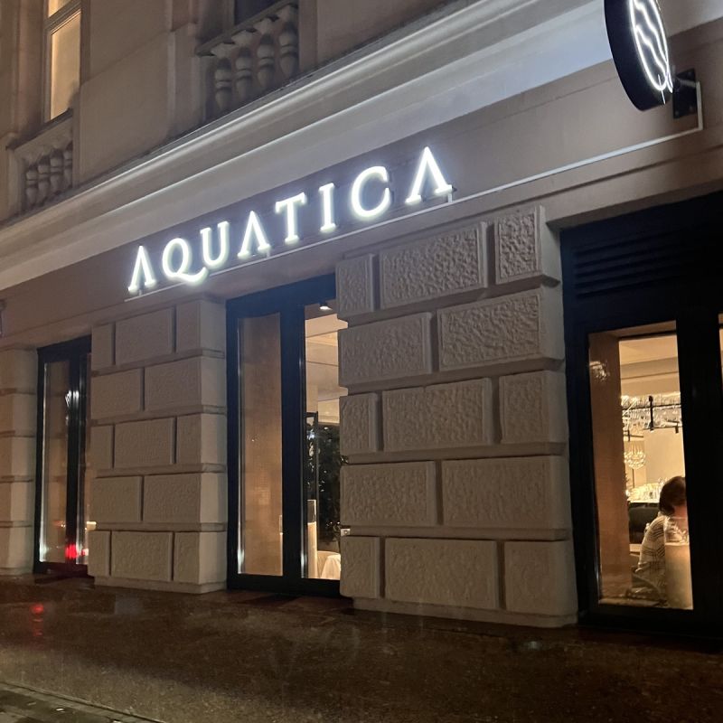 Aquatica:    ,   