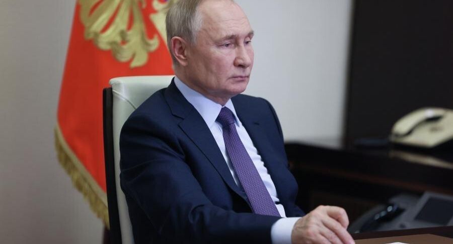 Президент России отменяет обязательные декларации для чиновников