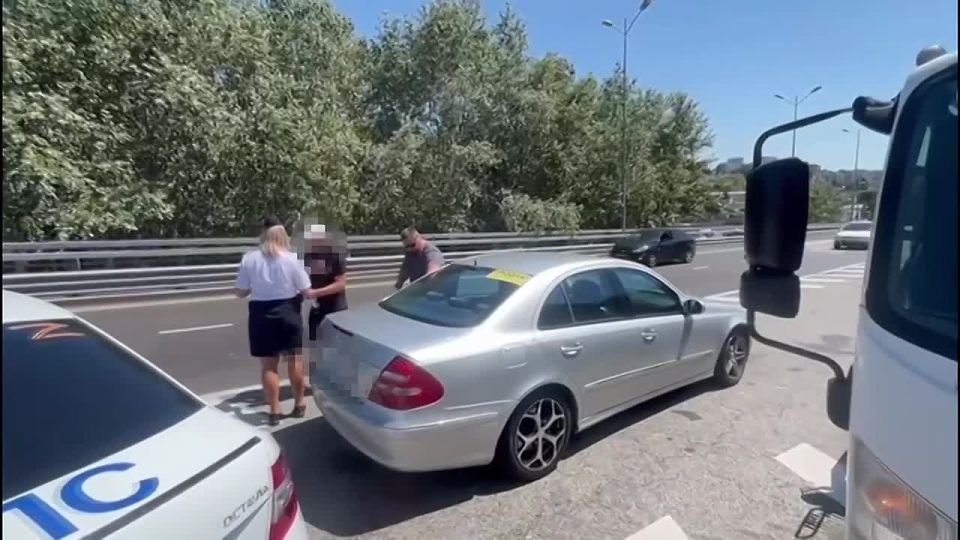        . ,      &quot;Mercedes&quot;,           ...