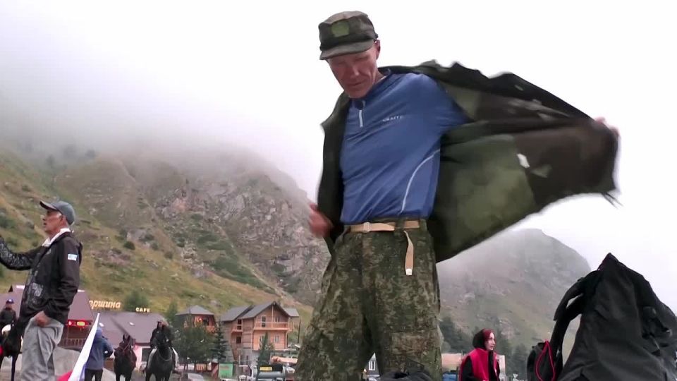 В День флага России на Эльбрусе установили новый рекорд!