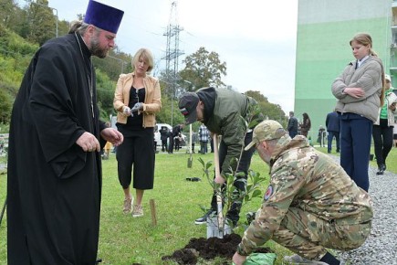 В Сочи открыли сквер «Живая память» посвященный павшим участникам СВО