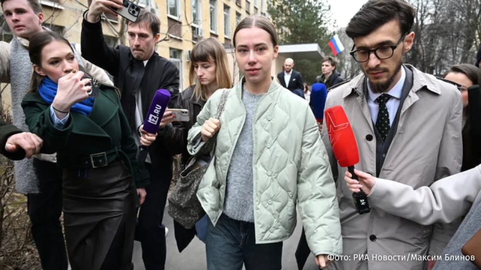 "Деловые встречи" в Дубае: как экс-адвокаты Митрошиной превратили дело в роскошные командировки за счет блогера