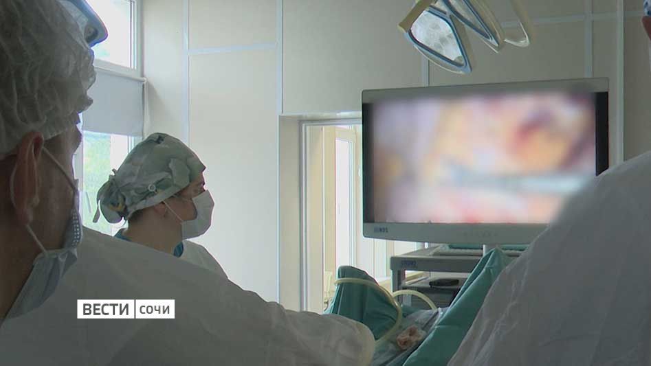 В Адлерском районе Сочи потушили пожар в торговом центре