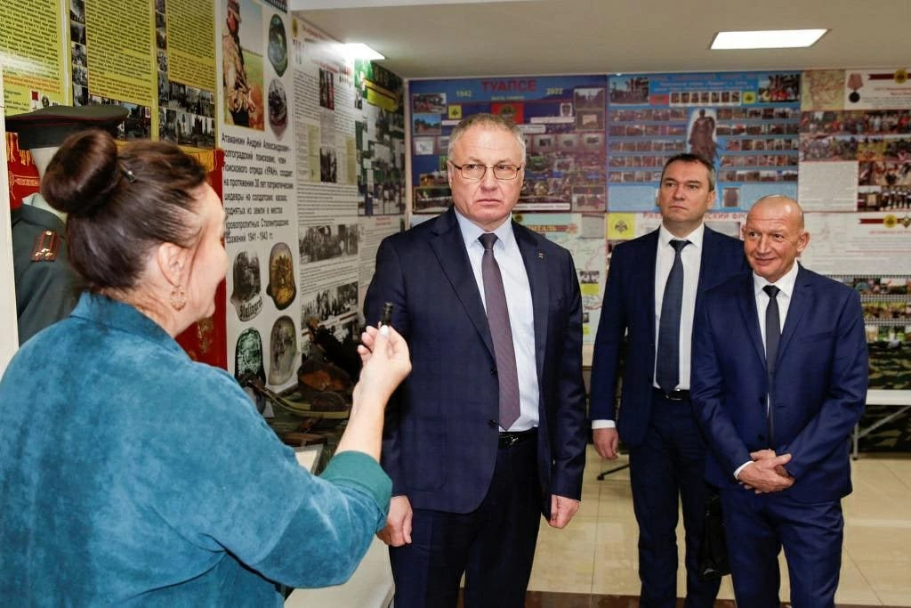 Игорь Зубов возглавил делегацию МВД России на встрече с представителями МВД Республики Абхазия Игорь Зубов возглавил делегацию МВД России на встрече с представителями МВД Республики Абхазия