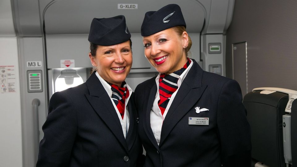 Вот как стюардессы узнают характер пассажира с первого взгляда: 3 хитрых приема