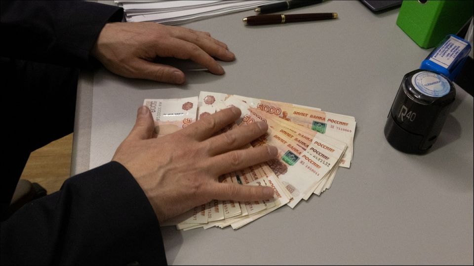 Как забытая банковская карта обернулась многолетними долгами