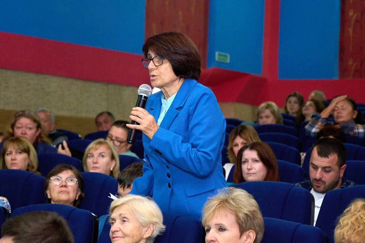 Андрей Прошунин: Провёл важную и содержательную встречу с жителями микрорайона Горное Лоо Андрей Прошунин: Провёл важную и содержательную встречу с жителями микрорайона Горное Лоо