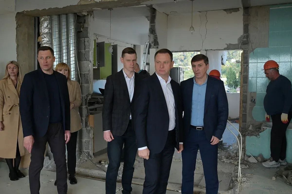 Глава Сочи Андрей Прошунин: «Основной этап восстановления квартир в доме на Тимирязева планируем завершить в течение двух недель» Глава Сочи Андрей Прошунин: «Основной этап восстановления квартир в доме на Тимирязева планируем завершить в течение двух недель»