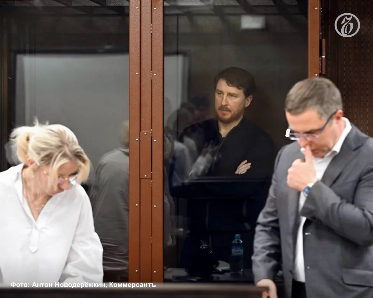 Правоохранительные органы изъяли у бывшего мэра Сочи Алексея Копайгородского коллекцию элитных вин, антикварное оружие и иконы, пишет «РИА Новости» со ссылкой на материалы судебного иска Генпрокуратуры РФ