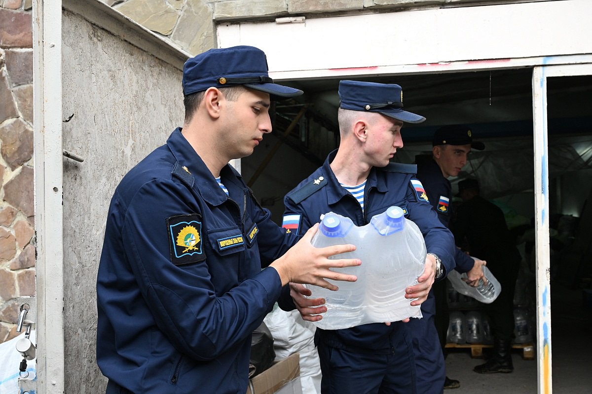 Из Сочи в Херсонскую область отправлена очередная партия гуманитарной помощи Из Сочи в Херсонскую область отправлена очередная партия гуманитарной помощи