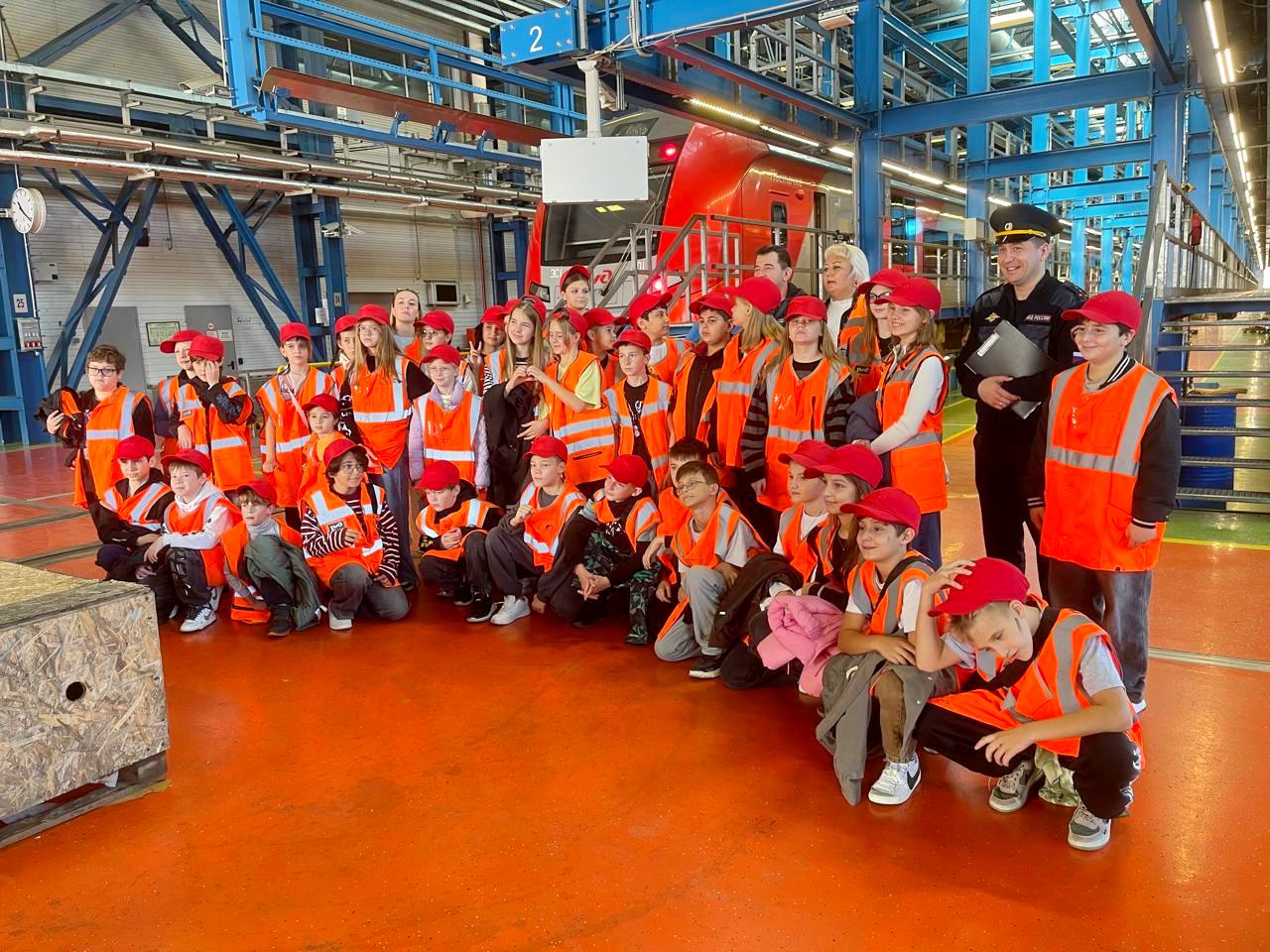 Профилактическое мероприятие для школьников провели транспортные полицейские и железнодорожники в Сочи Профилактическое мероприятие для школьников провели транспортные полицейские и железнодорожники в Сочи