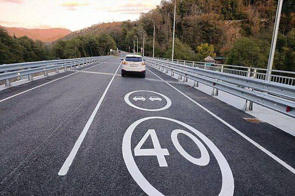 В Сочи открыли движение по обновлённому мосту через реку Чемитоквадже