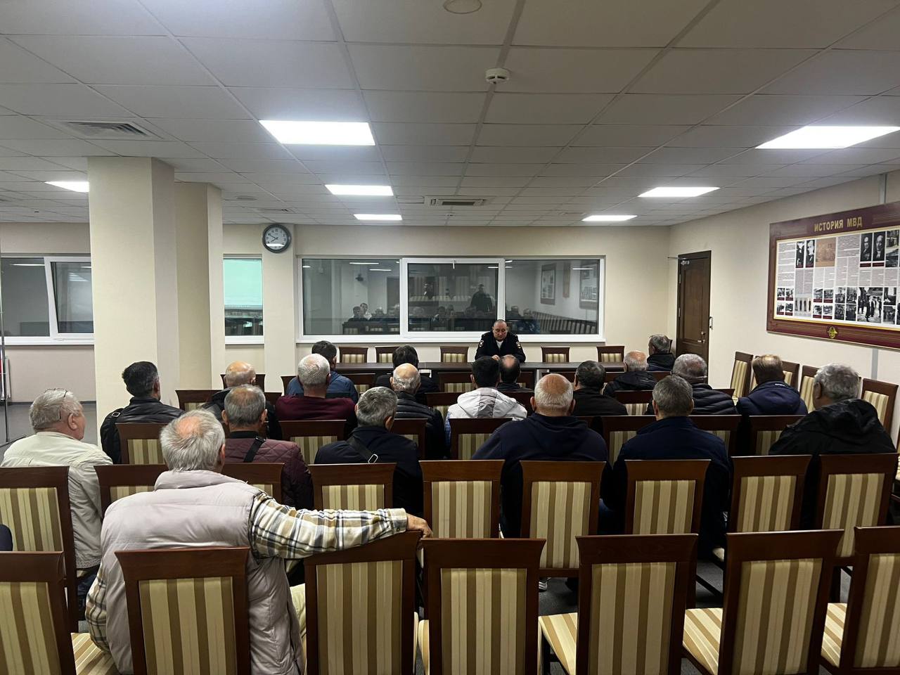 В рамках профилактической акции «Внимание-дети!» сотрудники отделения технического надзора отдела Госавтоинспекции УВД по г. Сочи провели рабочую встречу с водителями школьных автобусов В рамках профилактической акции «Внимание-дети!» сотрудники отделения технического надзора отдела Госавтоинспекции УВД по г. Сочи провели рабочую встречу с водителями школьных автобусов