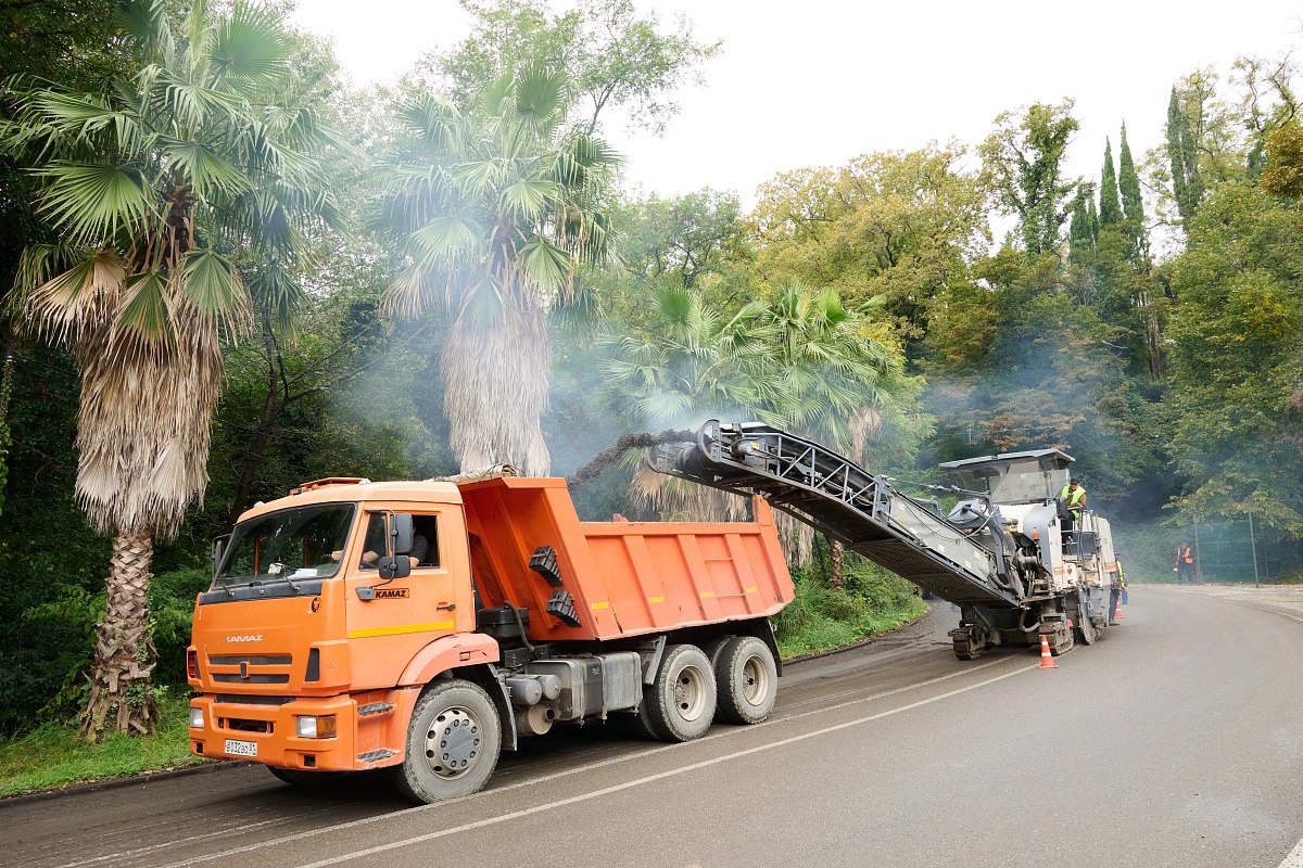 Глава Сочи Андрей Прошунин: «Приступили к ремонту Сухумского шоссе» Глава Сочи Андрей Прошунин: «Приступили к ремонту Сухумского шоссе»
