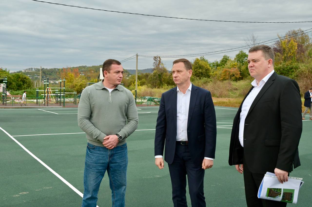 Андрей Прошунин: Продолжаем благоустраивать общественные пространства во всех районах курорта