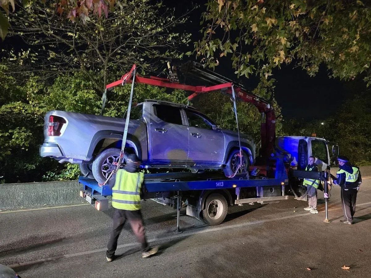 В Сочи продолжается эвакуация транспорта, припаркованного с нарушениями В Сочи продолжается эвакуация транспорта, припаркованного с нарушениями