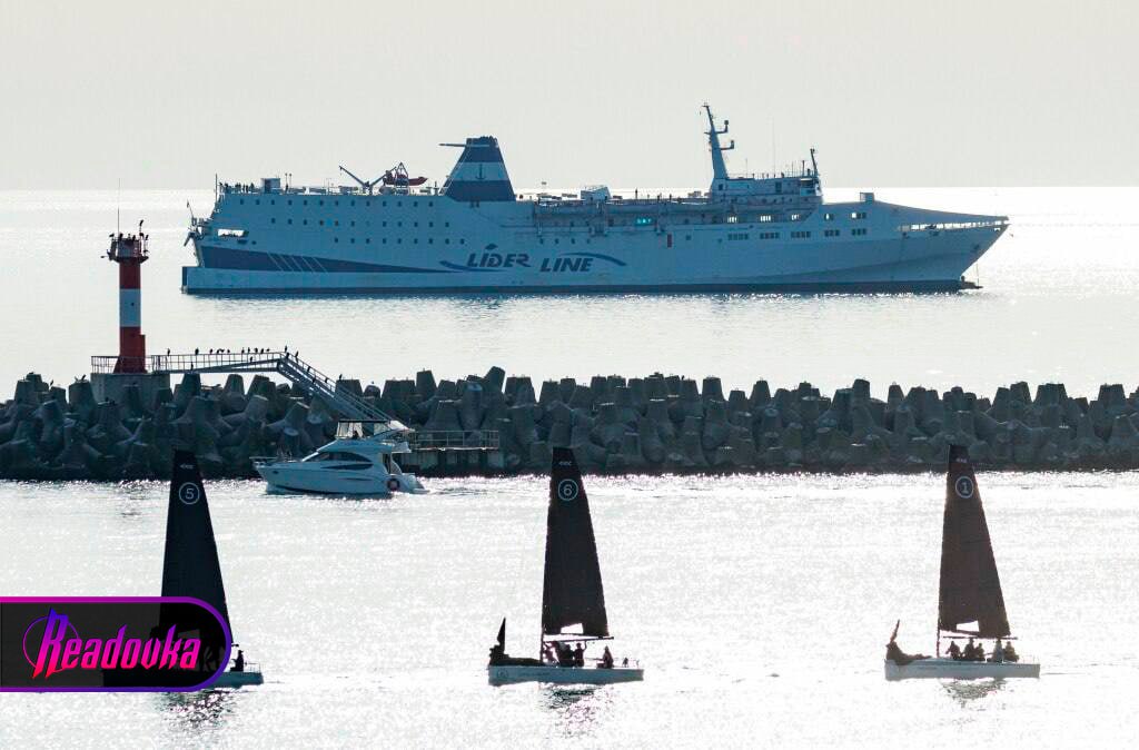 Пассажиры парома Трабзон — Сочи третьи сутки не могут сойти на берег, запаса еды хватит на 10 дней Пассажиры парома Трабзон — Сочи третьи сутки не могут сойти на берег, запаса еды хватит на 10 дней