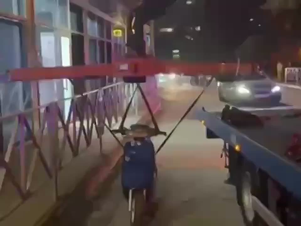 Несовершеннолетний нарушитель на мопеде задержан в Сочи