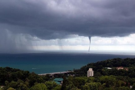 В Сочи ожидается ухудшение погоды и формирование смерчей