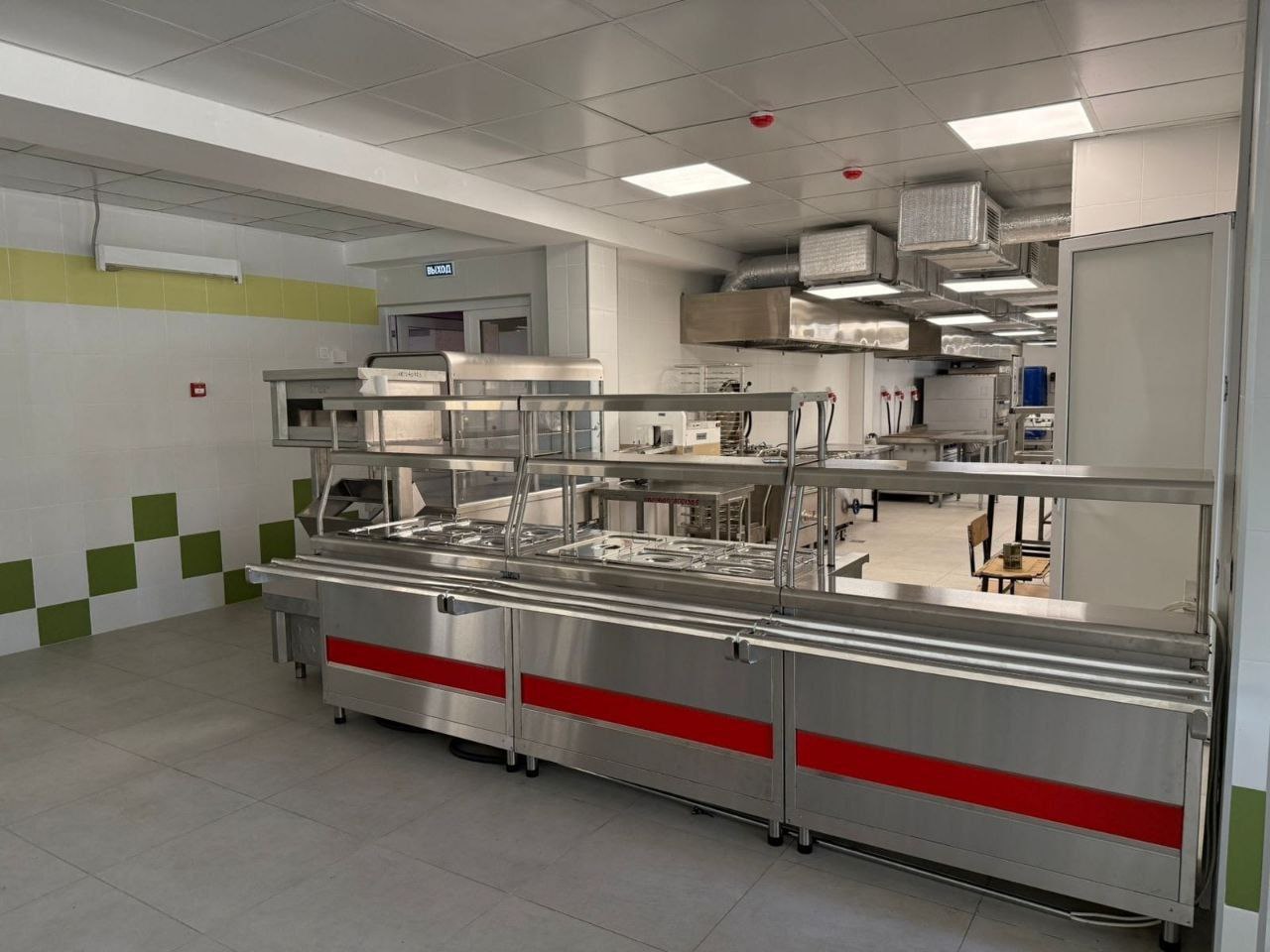 Глава Сочи Андрей Прошунин: «На организацию питания в общеобразовательных организациях в 2025 году направили свыше 968 миллионов рублей из бюджетов трех уровней» Глава Сочи Андрей Прошунин: «На организацию питания в общеобразовательных организациях в 2025 году направили свыше 968 миллионов рублей из бюджетов трех уровней»