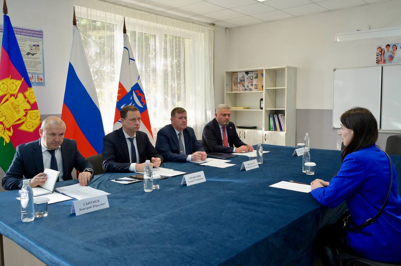 Андрей Прошунин: Провел личный приём граждан, проживающих в Адлерском районе