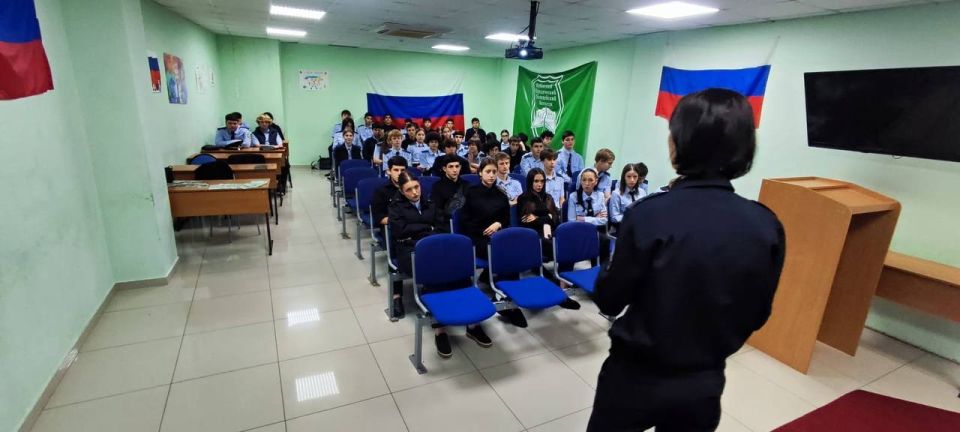 В рамках профилактического мероприятия «Мото-вело-СИМ» сотрудники Госавтоинспекции г. Сочи приняли участие в социальном проекте «Профилактический маршрут безопасности», который прошел в Кубанском юридическом полицейском...