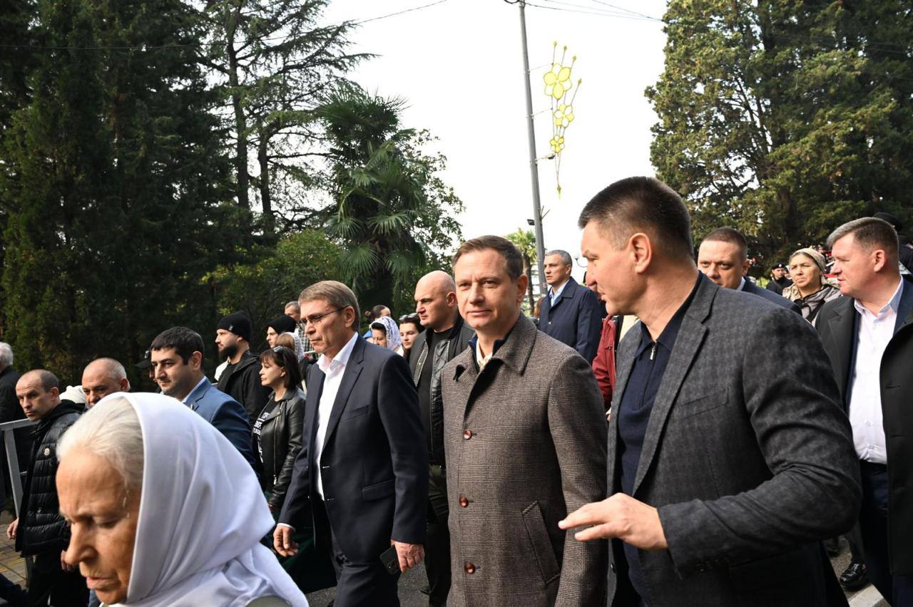 Андрей Прошунин: Сегодня наш город наполнился особой, светлой благодатью Андрей Прошунин: Сегодня наш город наполнился особой, светлой благодатью