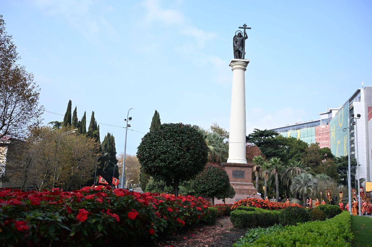 Андрей Прошунин: Сегодня наш город наполнился особой, светлой благодатью Андрей Прошунин: Сегодня наш город наполнился особой, светлой благодатью