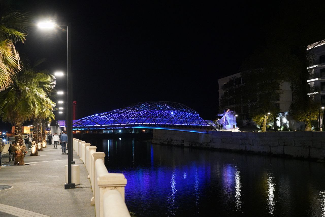 Сегодня, в День недоношенного ребенка, в Сочи включили архитектурную ночную подсветку знаковых объектов Сегодня, в День недоношенного ребенка, в Сочи включили архитектурную ночную подсветку знаковых объектов