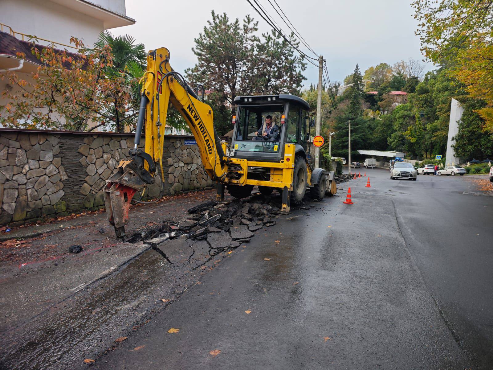 Продолжается капитальный ремонт Сухумского шоссе Продолжается капитальный ремонт Сухумского шоссе