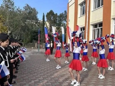 В сочинской школе в рамках инициативного бюджетирования открылось арт-пространство