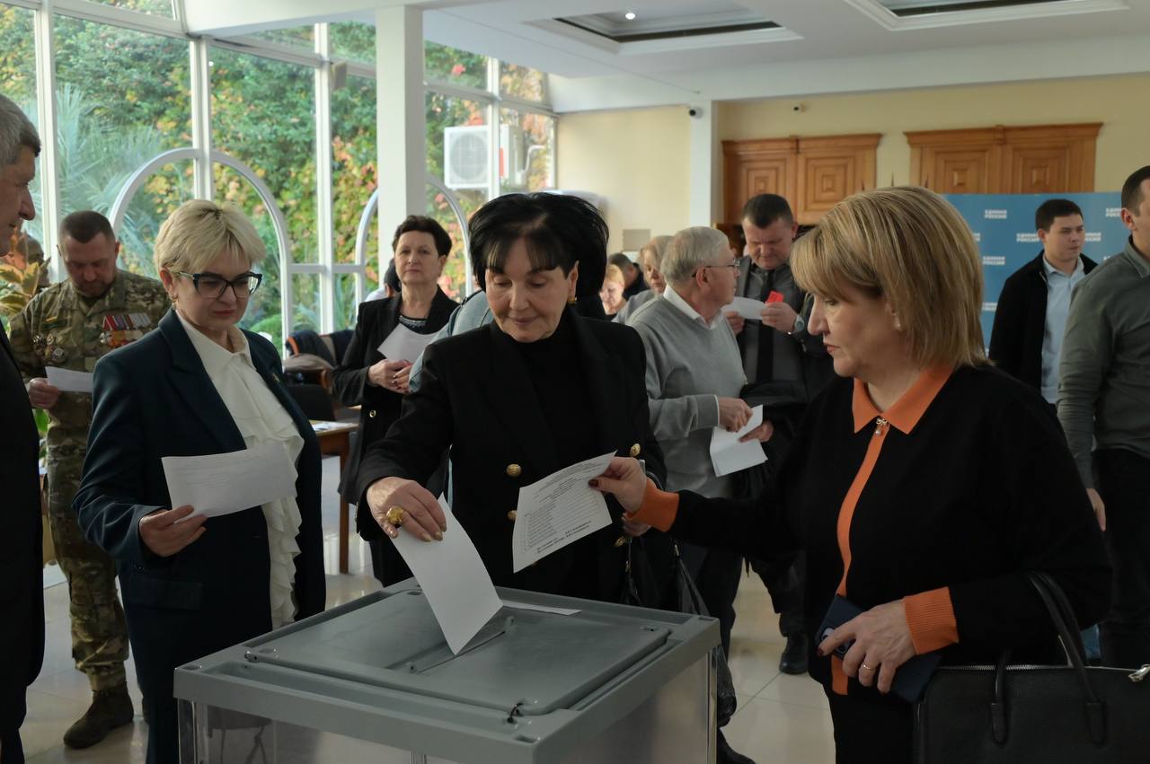 Андрей Прошунин: Провели конференцию Сочинского местного отделения Партии «Единая Россия» совместно с секретарём регионального отделения, заместителем председателя Законодательного Собрания Краснодарского края Николаем... Андрей Прошунин: Провели конференцию Сочинского местного отделения Партии «Единая Россия» совместно с секретарём регионального отделения, заместителем председателя Законодательного Собрания Краснодарского края Николаем...