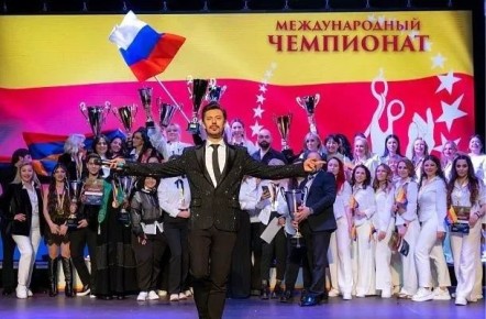 Участники Чемпионата мира по парикмахерскому искусству представят в Сочи более 400 образов на тему «Птицы»