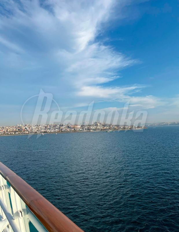 Российские туристы застряли на лайнере у берегов Турции — судну с раннего утра не дают пришвартоваться