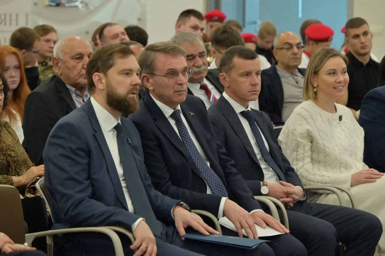 В Сочи обсудили вопросы сохранения исторической памяти и преемственность поколений в рамках всероссийского проекта «СВОИ» В Сочи обсудили вопросы сохранения исторической памяти и преемственность поколений в рамках всероссийского проекта «СВОИ»