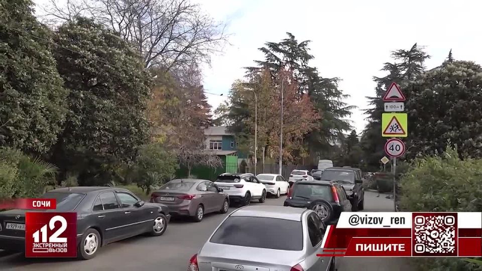 "Кислотный мститель" вредит соседям: жительница Сочи портит автомобили во дворе в отместку за свою