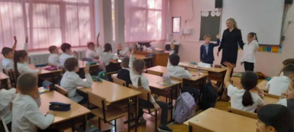 Рубрика: «По факту ДТП». 12 и 19 ноября 2025 в результате дорожно-транспортных происшествий пострадали два несовершеннолетних пешехода (8 и 10 лет), пересекающих проезжую часть дороги в неустановленном месте