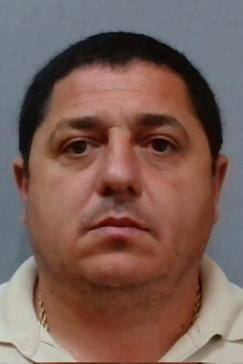 Отделом полиции Адлерского района УВД по городу Сочи за совершение особо тяжкого преступления разыскивается Чакрян Эдуард Оникович, 1982 г.р