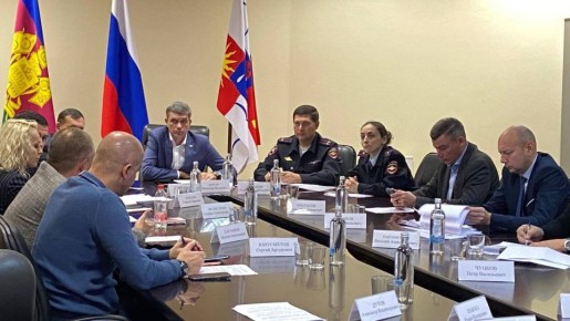 Под председательством заместителя главы города Сочи Вячеслава Бауэра состоялось очередное заседание городской межведомственной комиссии по обеспечению безопасности дорожного движения