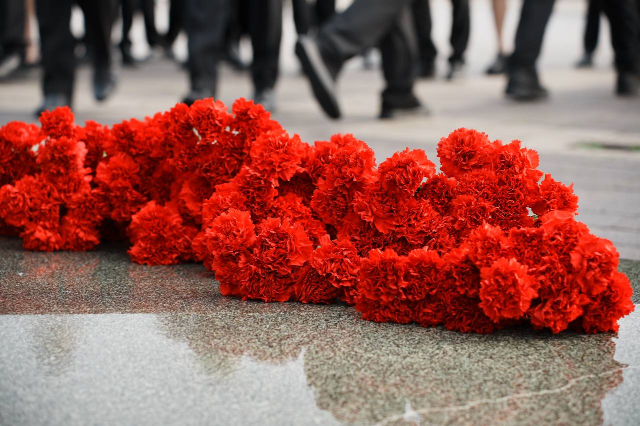 Представители следственного управления СК России по краю приняли участие в торжественных мероприятиях, посвященных Дню Неизвестного Солдата Представители следственного управления СК России по краю приняли участие в торжественных мероприятиях, посвященных Дню Неизвестного Солдата