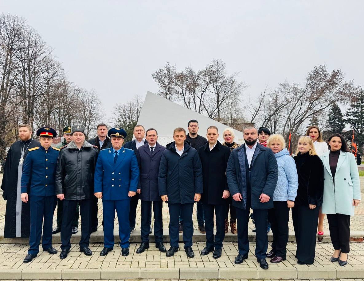 Представители следственного управления СК России по краю приняли участие в торжественных мероприятиях, посвященных Дню Неизвестного Солдата Представители следственного управления СК России по краю приняли участие в торжественных мероприятиях, посвященных Дню Неизвестного Солдата