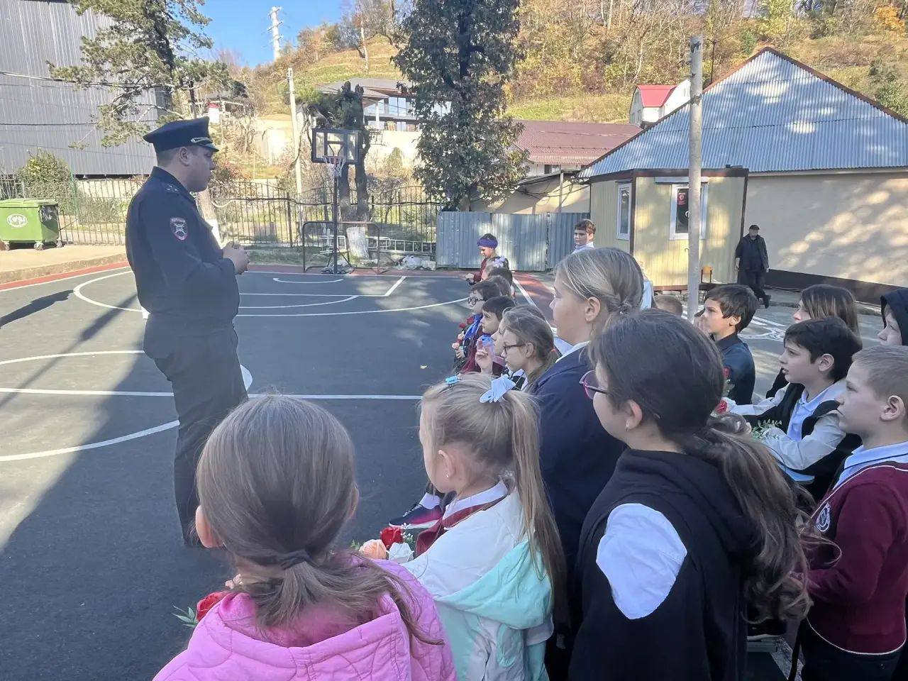 Школьный автобус - транспорт особый, ведь его пассажирами являются дети Школьный автобус - транспорт особый, ведь его пассажирами являются дети