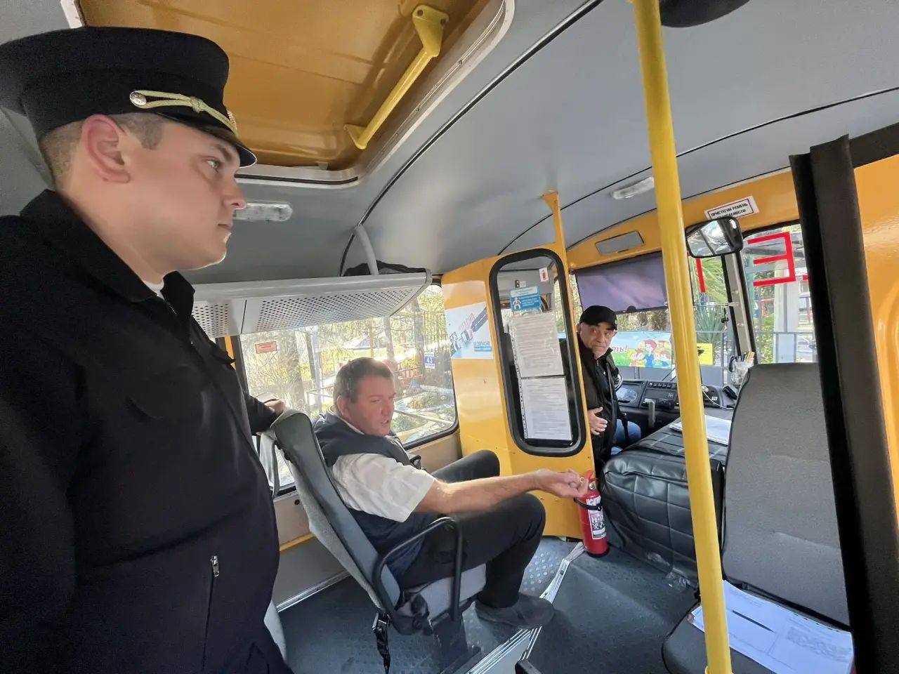 Школьный автобус - транспорт особый, ведь его пассажирами являются дети Школьный автобус - транспорт особый, ведь его пассажирами являются дети