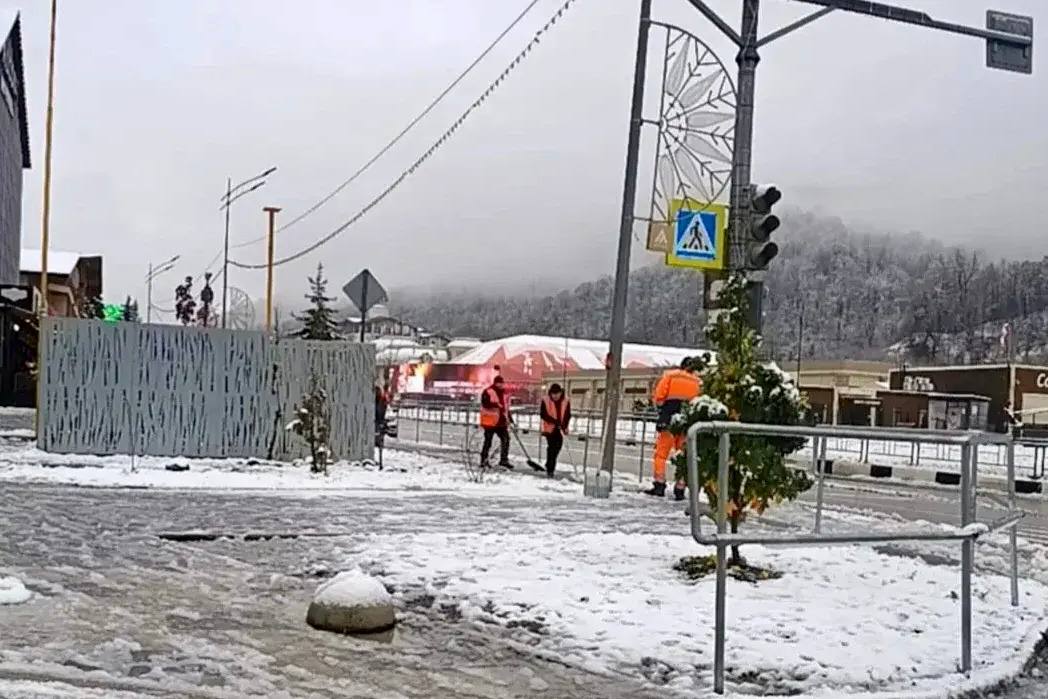 Андрей Прошунин: Получил от метеорологов информацию о снегопадах в горных районах Сочи Андрей Прошунин: Получил от метеорологов информацию о снегопадах в горных районах Сочи