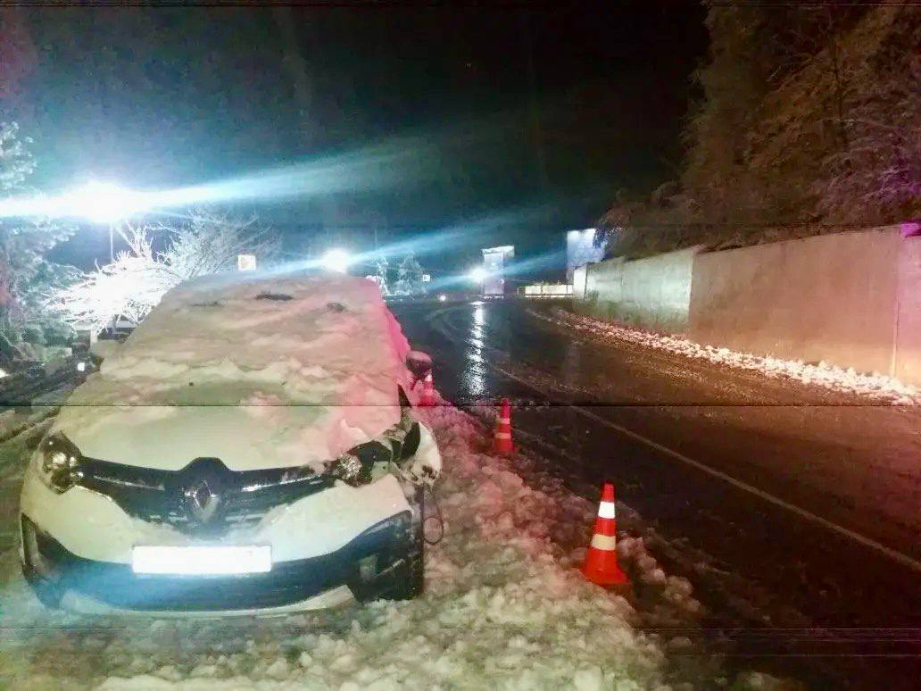 В Эстосадке в ДТП погиб молодой человек В Эстосадке в ДТП погиб молодой человек
