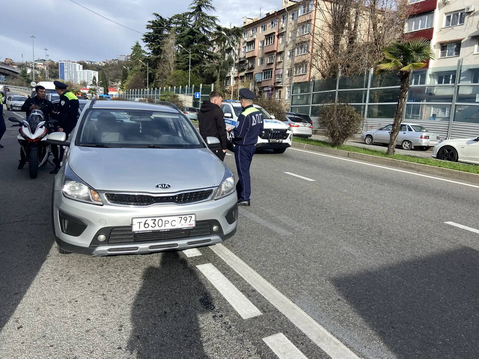 В Сочи провели рейд по выявлению должников с помощью АПК «Дорожный пристав» В Сочи провели рейд по выявлению должников с помощью АПК «Дорожный пристав»
