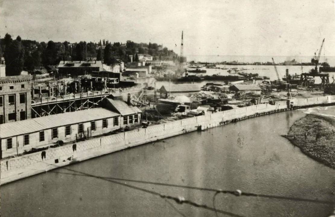 Морской порт Сочи отмечает 70-летие Морской порт Сочи отмечает 70-летие