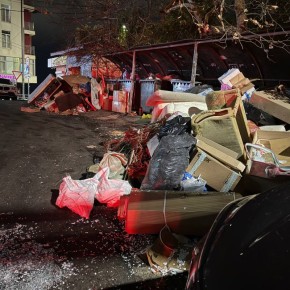 SOS! Сочи, улица Вишневая 10/7: жильцы в отчаянии от растущей свалки!