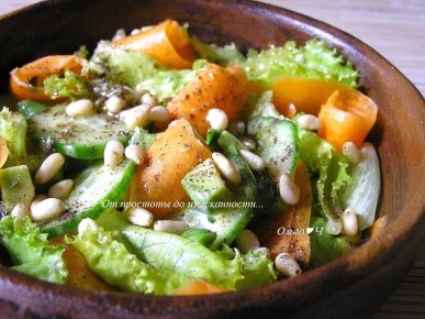 Салат с авокадо и кедровыми орешками: свежий взгляд на любимое блюдо